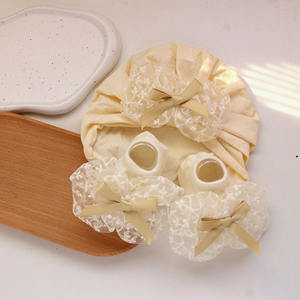 Ensemble de chaussettes et chapeau pour nouveau-né de bonne qualité, belles chaussettes en coton pour bébé de <span class=keywords><strong>0</strong></span> à <span class=keywords><strong>3</strong></span> <span class=keywords><strong>mois</strong></span> - Product Image 2