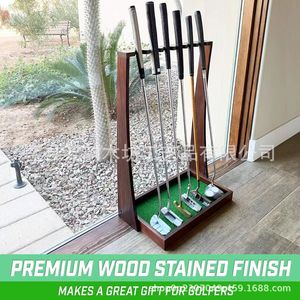 Support de rangement intérieur pour clubs de golf en bois massif avec base verte pour clubs et balles de golf - Product Image 1