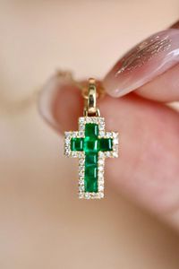 Pendentifs en or véritable 18 carats Xinfly avec boucle universelle, bijoux fins, cadeaux, diamant 0,15 ct, émeraude 0,50 ct, croix en pierres précieuses - Product Image 2