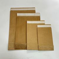 Petite enveloppe d'expédition sécurisée en papier kraft biodégradable et recyclable, imprimée sur mesure, avec fermeture pour un envoi express pratique