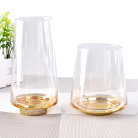 Ensemble de verrerie décorative dorée en gros : carafe, verres à eau, verres à vin, verres à boire, verres à liqueur