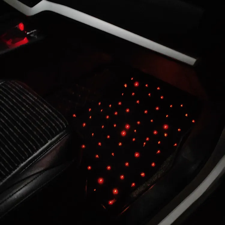 RGB แฟลชดาวแสงพรมปูพื้นรถ Wands เรืองแสงแท่ง LED Light Up ไฟเบอร์ออปติกรถของเล่นเสื่อ Universal ชุดพรมปูพื้นสําหรับรถยนต์
