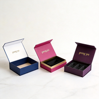 Boîte cadeau en carton rigide magnétique personnalisée avec logo en laminage mat, matériaux recyclés, pour vêtements et accessoires
