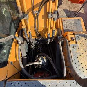 Used Hyundai 305 LC-9T Hydraulic Crawler Excavator 2022 <b>Model</b> 30 Ton Diesel <b>Engine</b> with Motor Gearbox Pump and Cheap Price - Product Image 6