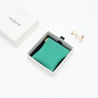Pochette en cuir pour boucles d'oreilles, Logo personnalisé avec gaufrage, fermeture aimantée, Mini emballage de montre de luxe, sac pour bijoux en cuir Pu