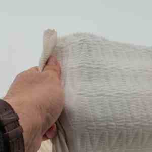 Tissu en cuir PU matelassé de couleur blanc <span class=keywords><strong>ivoire</strong></span> 100% polyester avec élasthanne pour chaussures de mode, sacs, bagages - Product Image 3