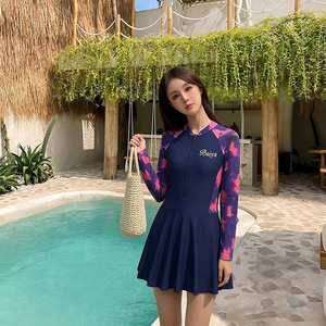 ชุดว่ายน้ำวันพีซสำหรับผู้หญิงของไป๋ย่าแขนยาวสีน้ำเงินกรมท่าพิมพ์ลายชุดว่ายน้ำคอกลมสำหรับวันหยุดที่ชายหาด - Product Image 2