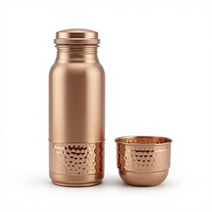 Botella de Agua de Cobre Puro Martillado con Frase Grabada a Láser, Frasco Cónico sin Juntas, Vaso Ayurvédico - Product Image 1