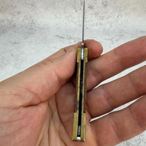 Couteau de poche d'extérieur avec manche robuste pour le bushcraft et les activités tactiques, couteau pliant robuste avec lame en acier inoxydable - Product Image 4