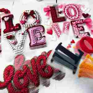 स्थानान्तरण के लिए वैलेंटाइन डे लोगो उच्च गुणवत्ता वाले कस्टम वाटरप्रूफ टिकाऊ गर्मी हस्तांतरण लोहे-ऑन स्टिकर परिधान सामान पालतू - Product Image 3