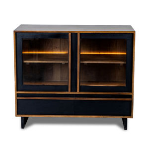 Vitrine Oxberg en bois massif noir et naturel avec portes vitrées et tiroirs de rangement - Product Image 5