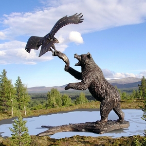 Outdoor Custom Home Garden City Park Decoration Polished Metal Animal Eagle <strong>Bear</strong> Catching Bird <strong>Figurine</strong> - Product Image 2