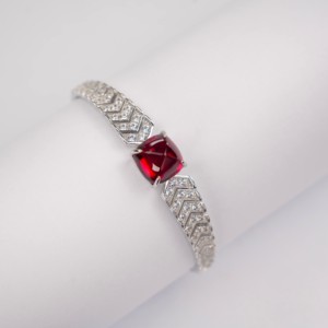 Brazalete de Plata 925 con Rubí Cultivado en Laboratorio, Joyería de Alta Gama para Mujer, Regalo Ideal y Accesorio Elegante - Product Image 4