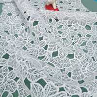 Tissu de robe de mariée en soie de lait brodé ajouré soluble dans l'eau, motif floral classique, largeur 150 cm