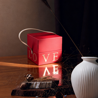 Boîte cadeau carrée en cuir PU avec poignée, logo personnalisé en feuille d'or, bicolore rouge-orange, couvercle rigide, pour mariage, fêtes, matériaux recyclés, UV