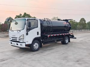 Camion-citerne à eaux usées et fosses septiques Isuzu KV100 42 Diesel manuel avec réservoir de 6 mètres cubes équipé d'une pompe à vide à anneau d'eau - Product Image 3
