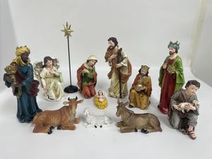 Listo para enviar Decoración al aire libre para 2025 Regalos del día de Navidad 8 pulgadas Juegos de Natividad de resina Estatuilla - Product Image 3