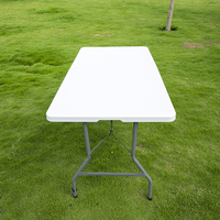 Table de salle à manger rectangulaire pliante en plastique HDPE légère de 6 pieds, design moderne, résistante aux UV, pour hôpitaux et hôtels, vente en gros à prix réduit