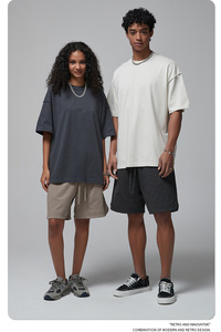 เสื้อยืดโอเวอร์ไซส์สไตล์วินเทจสำหรับผู้ชาย ผ้าฝ้ายออร์แกนิค 100% แบบดิบ ตัดเย็บพิเศษ พร้อมปักโลโก้ตามสั่ง น้ำหนัก 230 กรัม ขายส่ง - Product Image 2