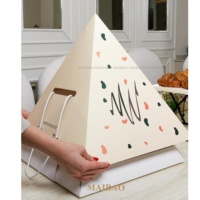 Vente en gros de boîtes pyramidales en ruban boîte de chocolat triangle pour fête prénatale mariage boîtes de bonbons sucrés pour fête avec nœud
