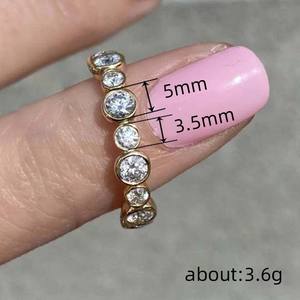 Anello Eternity Band T0832 da Donna con Zaffiro Sintetico Rotondo e Montatura a Castone, Anelli di Fidanzamento alla Moda - Product Image 4