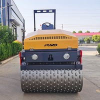 Compacteur vibrant à double tambour de 4 tonnes, mini-compacteur vibrant sur chenilles, rouleau compresseur vibrant à tambour en acier pour fossés