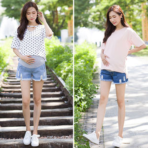 Shorts de maternité en jean respirant à taille élastique pour femmes enceintes – Collection été tendance - Product Image 3