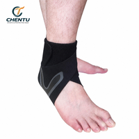 Attelle de cheville réglable avec sangle croisée pour l'entraînement au football et les exercices sur le terrain