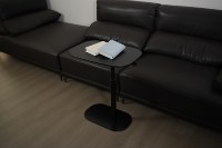 Bureau debout stable ADA avec pivotant à 360 ° et réglage pneumatique de la hauteur Table d'ordinateur portable compacte pour tout espace