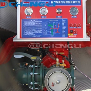Camion-citerne et camion-pompe à mousse HOWO 6X4 Diesel à transmission manuelle, capacité de réservoir >10000L - Product Image 6
