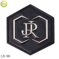 Nouvelle arrivée de veste en métal avec logo personnalisé en métal étiquette en cuir couture patch noir en cuir artificiel pour vêtements pour hommes