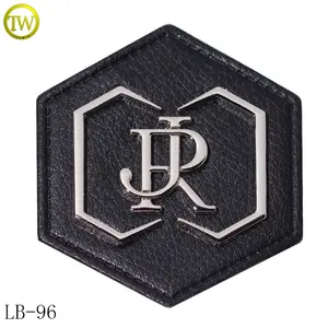 Nuovo arrivo logo gunmetal personalizzato giacca in metallo etichetta in pelle di cucito nero patch per gli uomini vestiti