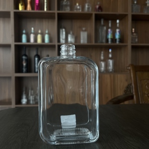 Botellas de Licor de Vidrio Vacías de 500 ml al Por Mayor a Bajo <span class=keywords><strong>Precio</strong></span>, Recipientes Duraderos para Bebidas Espirituosas, Grabado Láser Personalizado, Opción de Recubrimiento por Pulverización - Product Image 2