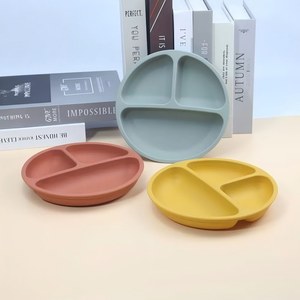 Assiette à dîner en silicone colorée pour enfants ODM/OEM avec ventouse, compartiments pour aliments complémentaires, design mignon, sans BPA, qualité alimentaire - Product Image 3