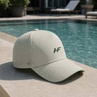 Casquette de baseball 6 panneaux tendance avec patch en silicone, logo brodé, perforations laser, visière incurvée, sangle réglable - Argyle Urbain en tissu éponge