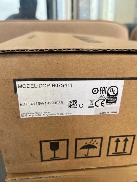 New Dop-b07s411 Touch Scen Hmi 7" Tft Plc Dopb07s4 Expedited Shipping