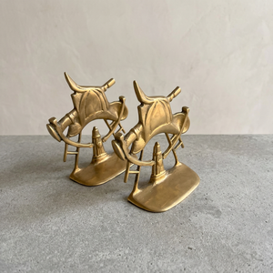 Juego de 2 sujetalibros metálicos de latón pulido AK Brass Polish con diseño de bombero, decorativos para el hogar, la oficina o la biblioteca. - Product Image 1