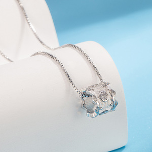 Collana in Argento 925 con Ciondolo a Impronta Digitale Incisa, Regalo Personalizzato per Animali Domestici o Neonati, Donna, Vendita all'Ingrosso - Product Image 1