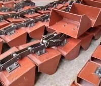 Élévateur à godets à chaîne Xyc NE30 pour équipement de sable de résine, contrôlé par PLC, avec pompe, moteur, roulement, capacité 32 m³/h, vitesse 0,5 m/s