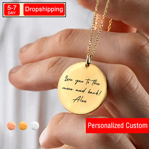 قلادة منقوشة بشمال جديد ، مجوهرات من الفولاذ المقاوم للصدأ ، قلادة هدية للأمهات ، قلادة بدلاية عملة معدنية باسم مخصص للنساء - Product Image 2