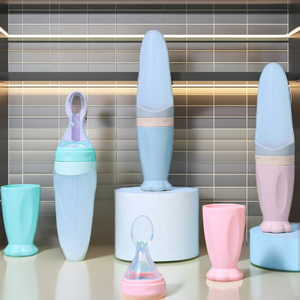 Gran oferta, biberón de silicona para bebé de 90mL, diseño moderno con cuchara de grado alimenticio para pasta de arroz y alimentador de bebé - Product Image 3