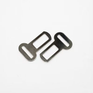 Placa de Fijación Metálica Duradera de 26mm para Arnés de Coche y Correa de Seguridad para Mascotas - Product Image 2