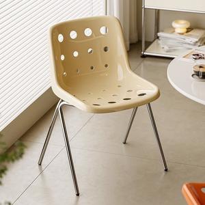 Silla de Comedor de Diseño Nórdico, Silla de Plástico con Asiento y Respaldo Perforados, Estilo Crema, Muebles para el Hogar - Product Image 1