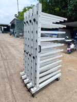 Solution de stockage en entrepôt : Chariots mobiles réglables en tôle pour rangement
