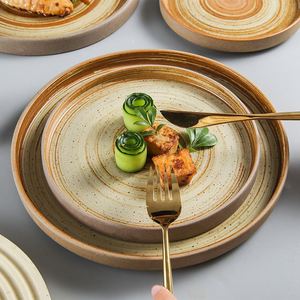 Plato Redondo de Cerámica Estilo Japonés, con Acabado Mate y Texturizado - Product Image 4