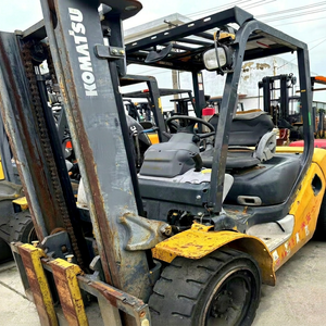 Montacargas Komatsu Usado de 3 Toneladas, Diésel, 4x4, con Desplazadores Laterales Eléctricos/Hidráulicos, Neumáticos Sólidos para Terreno Accidentado - Product Image 1
