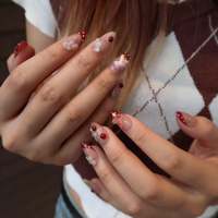 Ongles à presser 3D français à pois rouges, motif champignon, coccinelle, fleur blanche, feuille verte peinte à la main, forme amande, pour fille