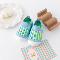 Chaussons bébé en maille tricotée rayés bleu et vert citron, semelle souple et flexible antidérapante, légers, pour premiers pas, vente en gros