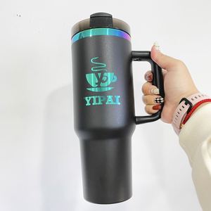 แก้วสแตนเลสสตีล H2.0 ขนาด 40 ออนซ์ แบบพกพาสำหรับกิจกรรมกลางแจ้ง พร้อมฝาปิด 12 ชิ้น สลักโลโก้ด้วยเลเซอร์เคลือบสีรุ้งแบบพ่นเคลือบผง - Product Image 4