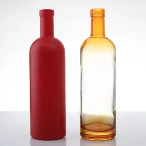 मादक पेय पैकेजिंग बोतलों के लिए अनुकूलन योग्य खाली चौकोर गोल, लकड़ी के ढक्कन के साथ साफ़ कांच की बोतलें